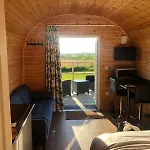 Three Peaks Pods 营地